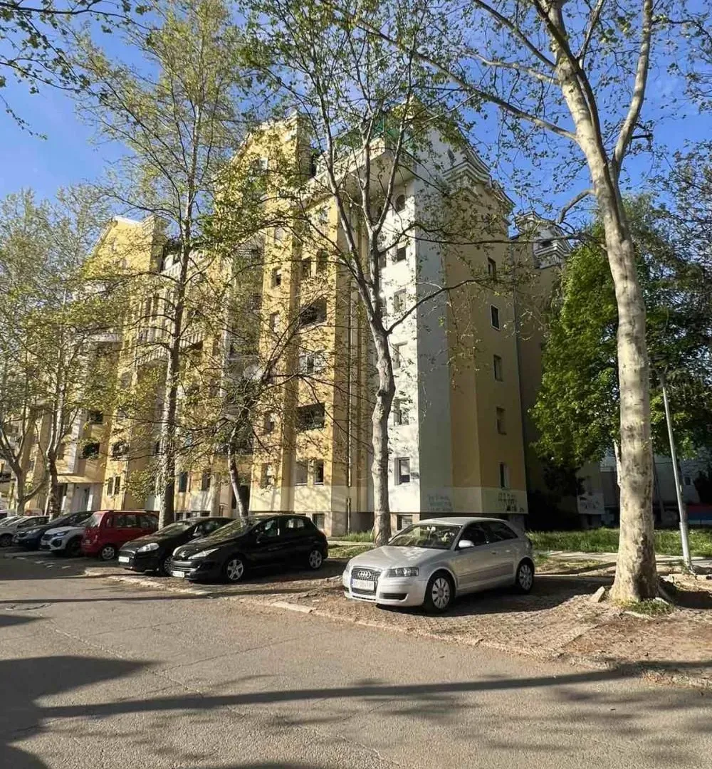Sale, three bedroom apartment, 70m², Brace Jerković, Voždovac Sve Podlokacije