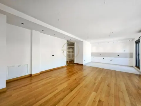 Sale, four bedroom apartment, 240m², Adamovićevo Naselje, Novi Sad Sve Podlokacije - image 3