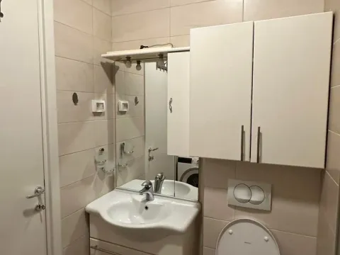 Izdavanje, jednosoban stan, 45m², City Kej, Podgorica - image 5