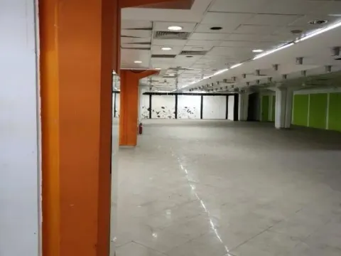 Izdavanje, poslovni prostor, 693m², Stari Grad, Beograd