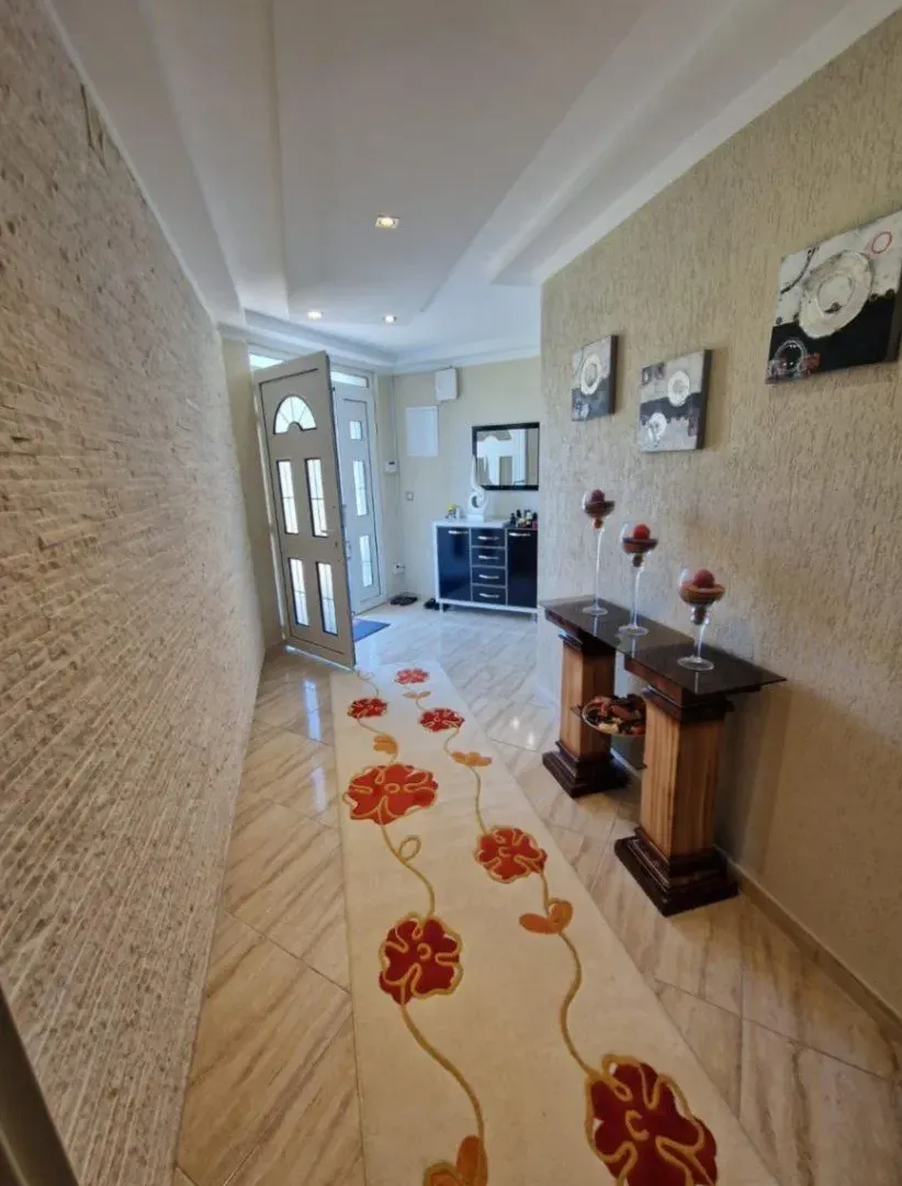 Sale, house, 130m², Tomba, Bar