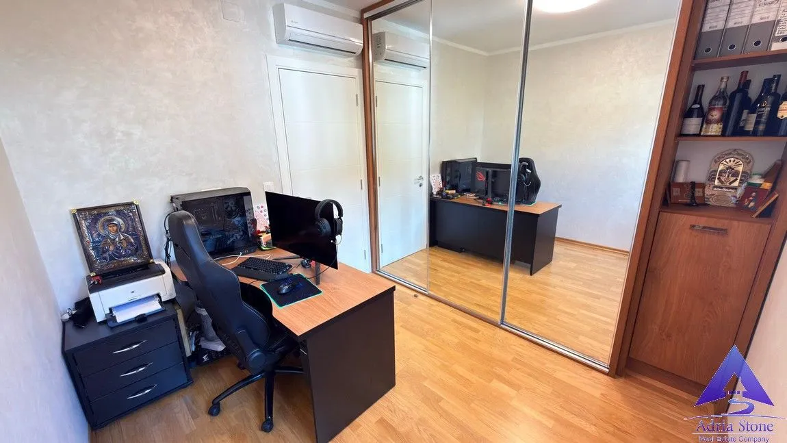 Sale, three bedroom apartment, 184m², Bečići, Budva