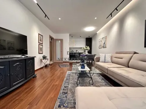 Izdavanje, dvosoban stan, 77m², Master Kvart, Podgorica - image 4