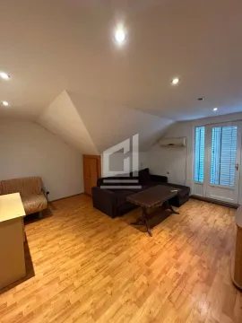 Izdavanje, trosoban stan, 250m², Tološi, Podgorica - image 7