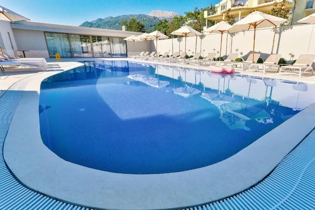 Prodaja, ugostiteljski objekat, 845m², Prijevor, Budva