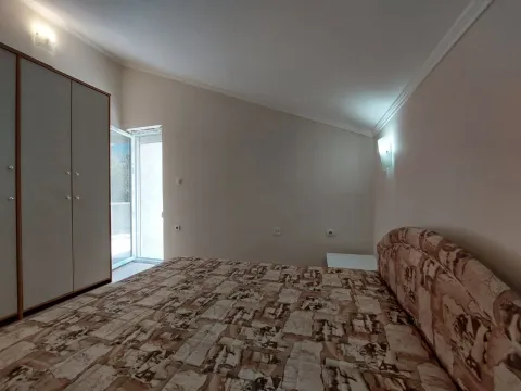 Rent, one bedroom apartment, 70m², Škaljari, Kotor - image 9