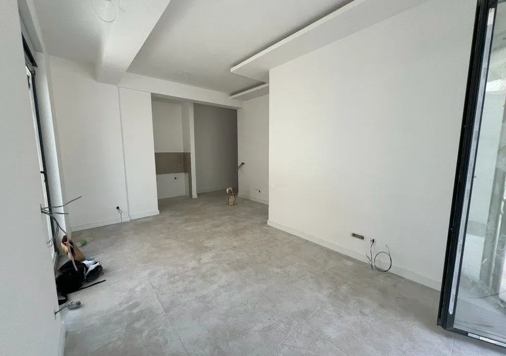 Prodaja, jednosoban stan, 44m², Dobrota, Kotor