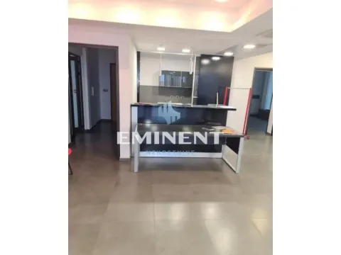 Izdavanje, poslovni prostor, 2776m², Zemun Sve Podlokacije, Beograd - image 12