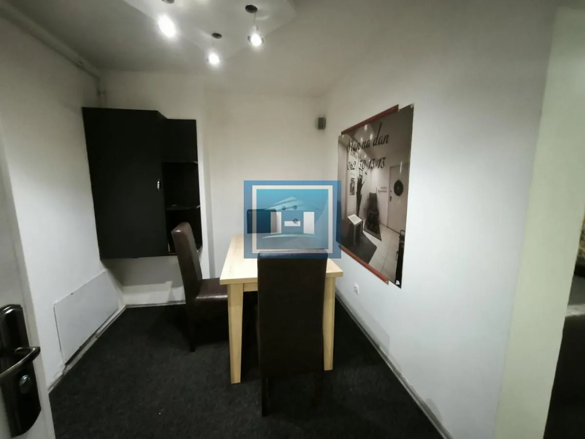 Prodaja, četvorosoban stan, 82m², Centar, Ćuprija
