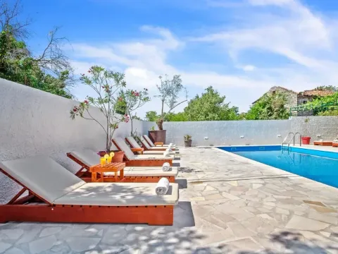 Izdavanje, kuća, 100m², Tivat, Crna Gora - image 2