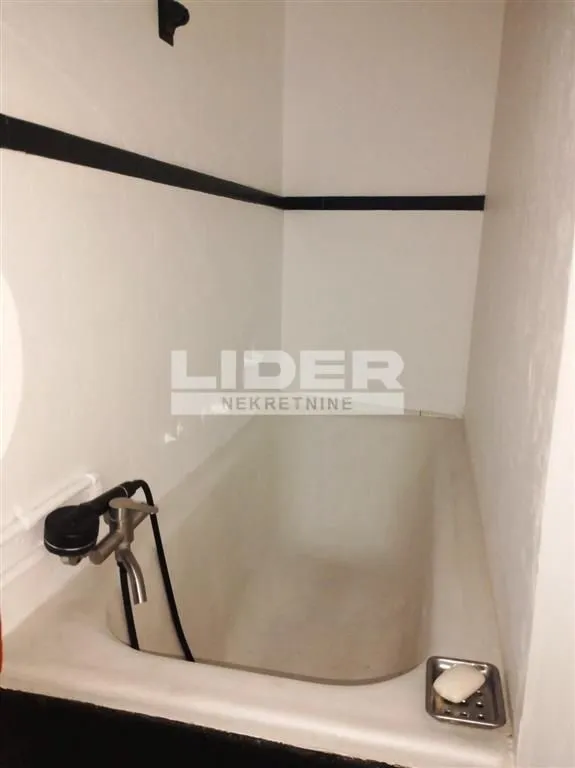 Sale, two bedroom apartment, 43m², Stari Grad, Beograd