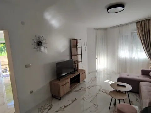 Izdavanje, jednosoban stan, 50m², Donja Lastva, Tivat - image 3