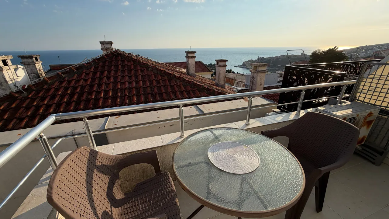 Izdavanje, trosoban stan, 50m², Pinješ, Ulcinj