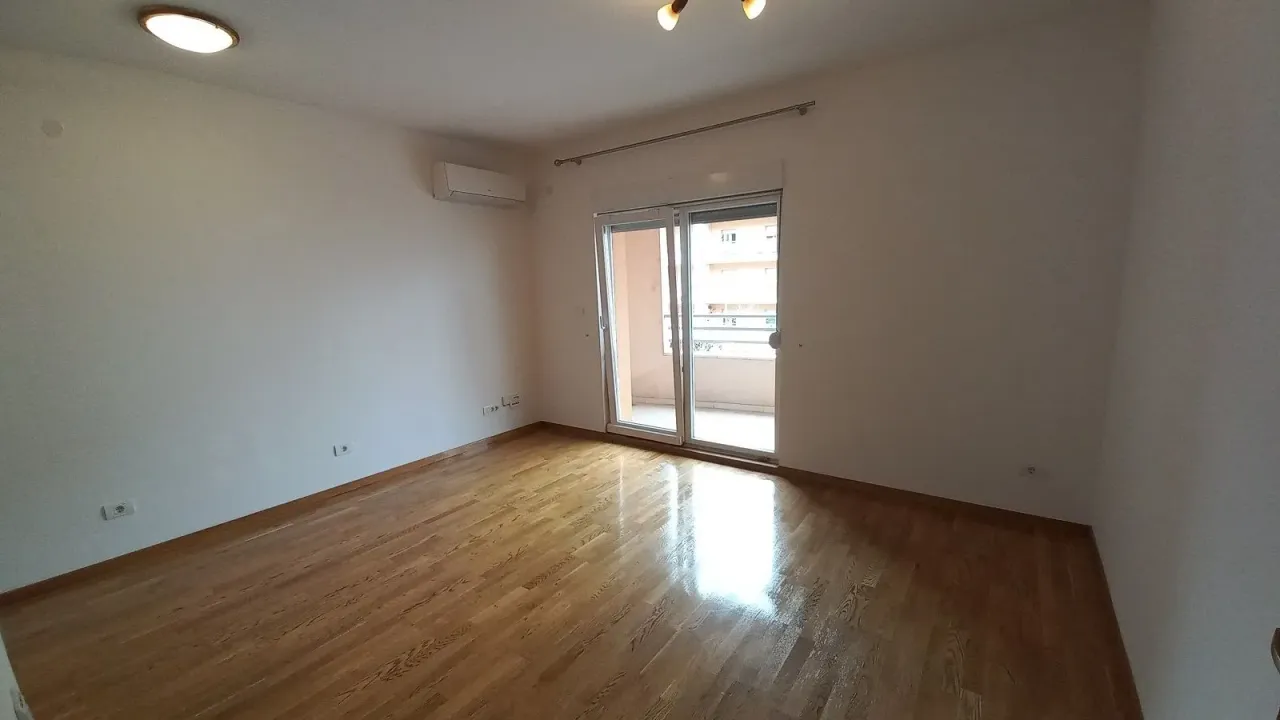 Rent, two bedroom apartment, 70m², City Kvart, Podgorica