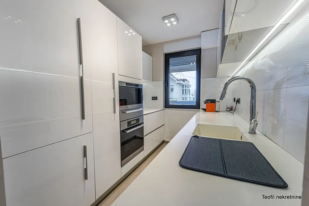 Sale, house, 305m², Čukarica, Beograd