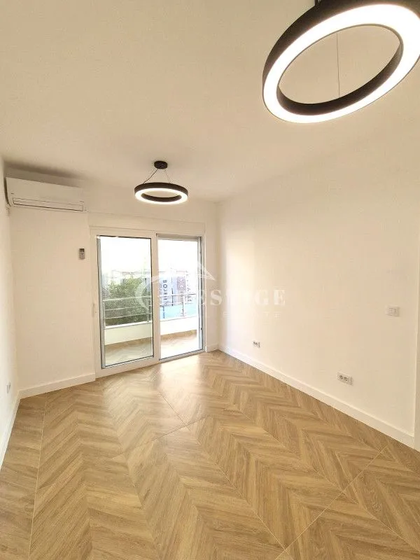 Izdavanje, dvosoban stan, 62m², Centar, Podgorica