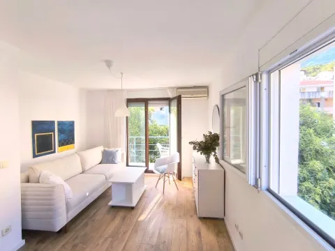 Rent, one bedroom apartment, 43m², Lazi, Budva - image 1