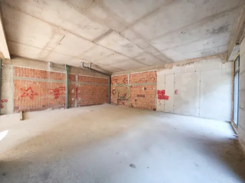 Izdavanje, poslovni prostor, 282m², Stari Aerodrom, Podgorica - image 9