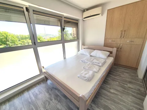 Izdavanje, poslovni prostor, 190m², City Kvart, Podgorica - image 20