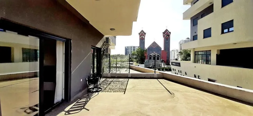 Prodaja, jednosoban stan, 92m², Centar, Bar