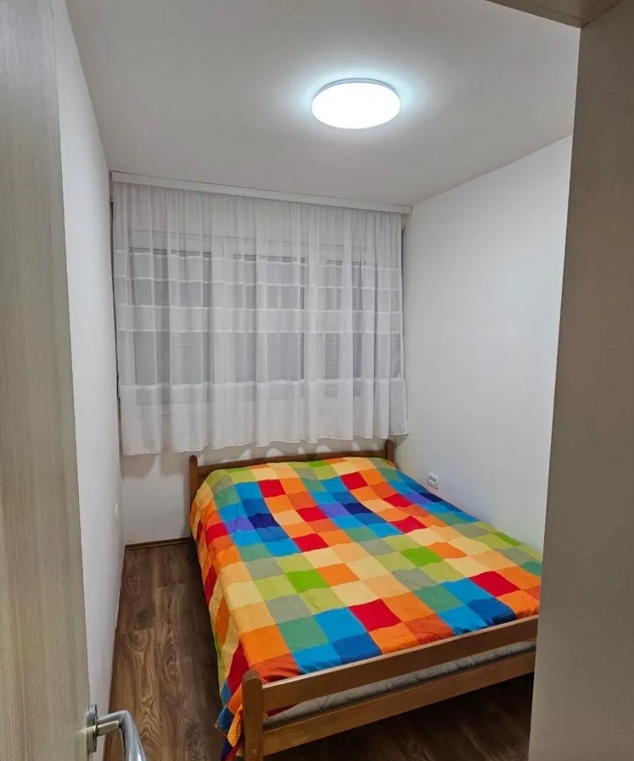 Izdavanje, jednosoban stan, 40m², Pejton, Podgorica