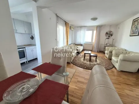 Rent, three bedroom apartment, 84m², Južni Bulevar, Vračar Sve Podlokacije - image 3