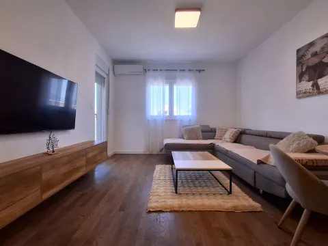 Rent, apartment, 46m², Stari Aerodrom, Podgorica - image 4