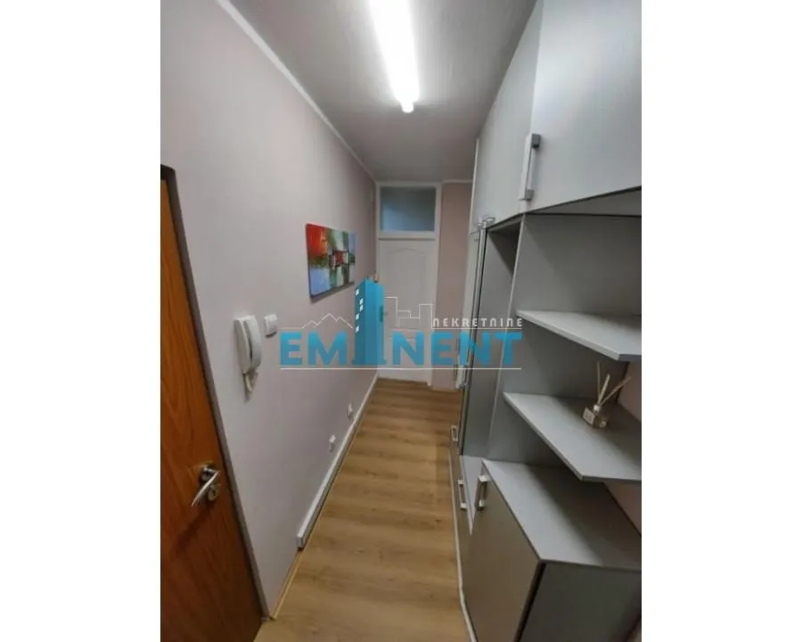 Izdavanje, dvosoban stan, 59m², Savski Venac, Beograd