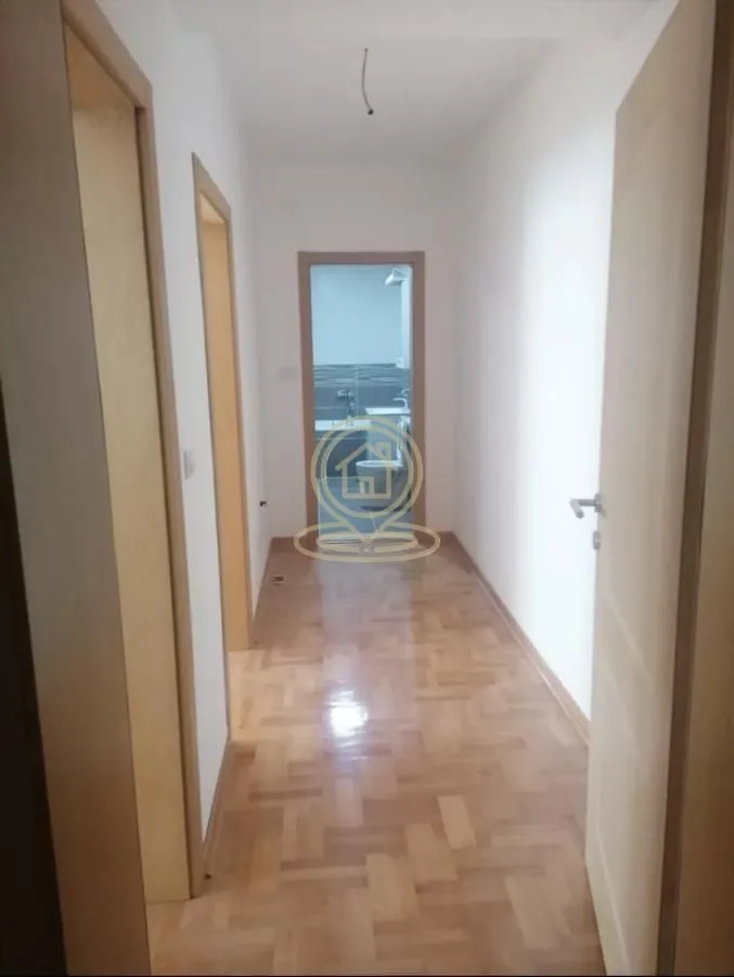 Prodaja, četvorosoban stan, 95m², Gradska Bolnica, Niš