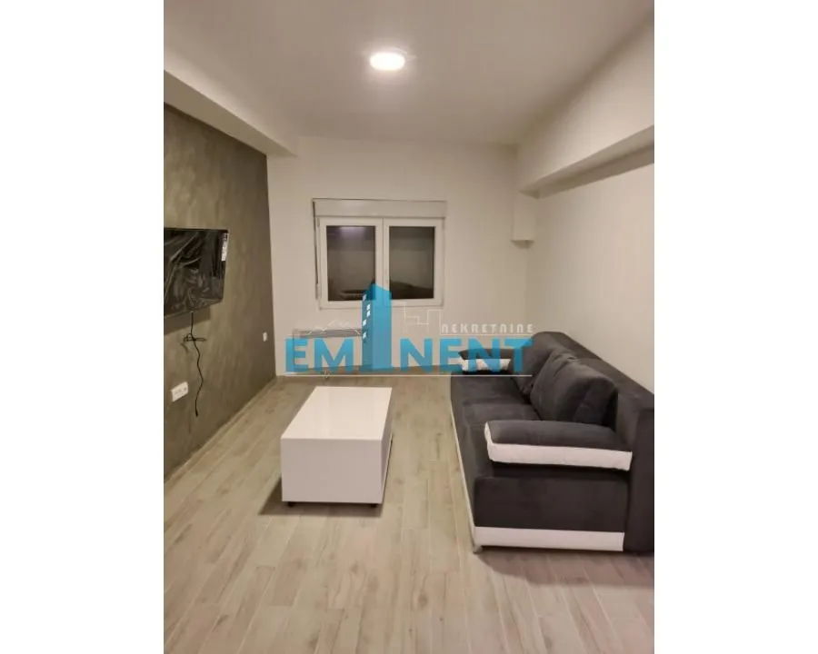 Izdavanje, stan, 42m², Savski Venac, Beograd