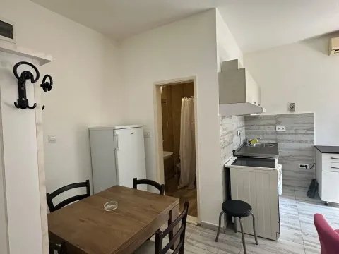 Izdavanje, jednosoban stan, 45m², Centar, Tivat - image 5