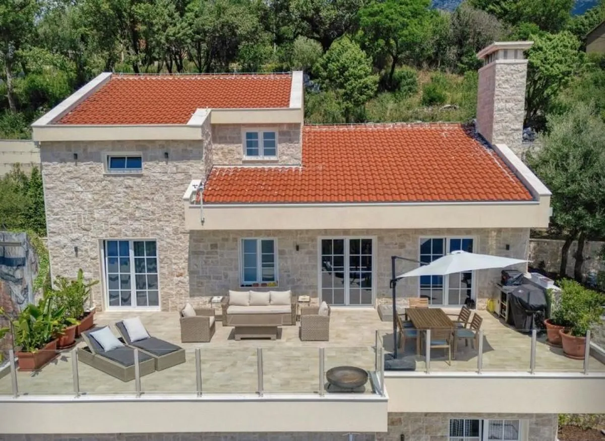 Sale, house, 240m², Podi, Herceg Novi