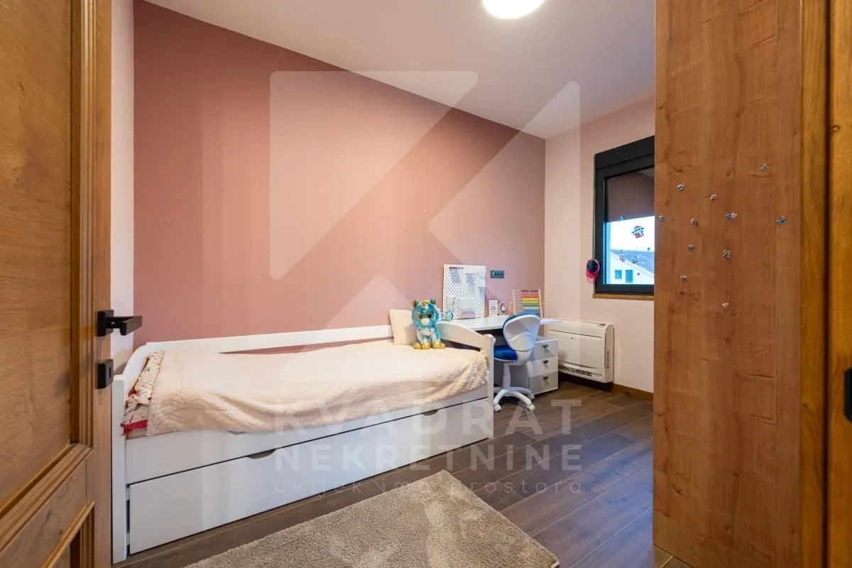 Prodaja, kuća, 166m², Tološi, Podgorica