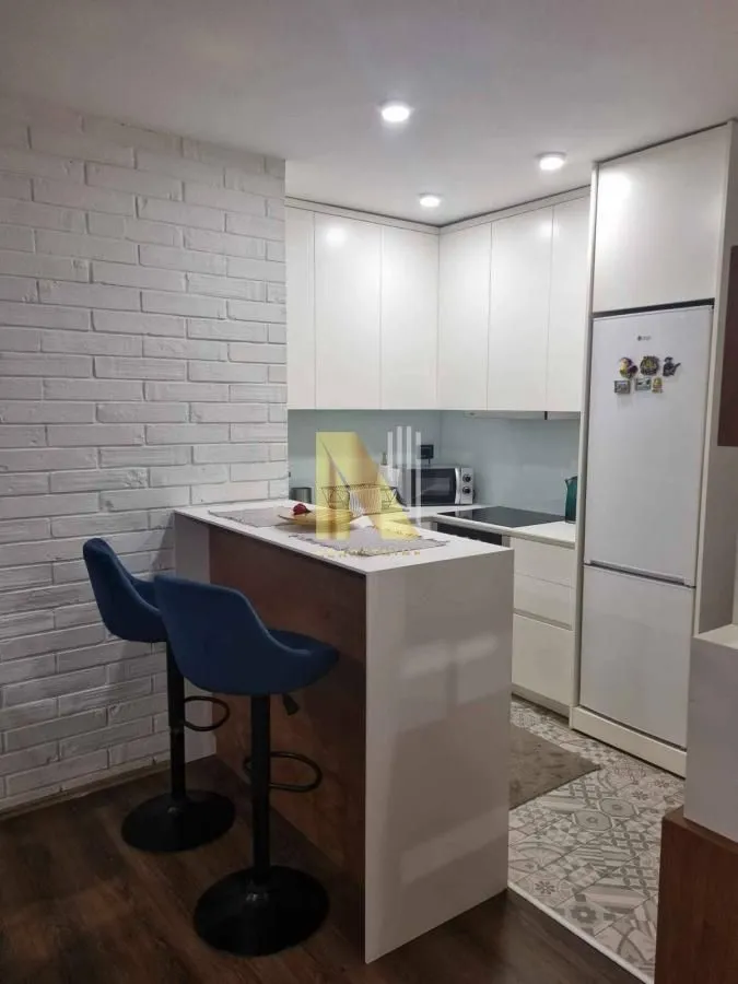 Izdavanje, dvosoban stan, 48m², Novi Sad, Srbija