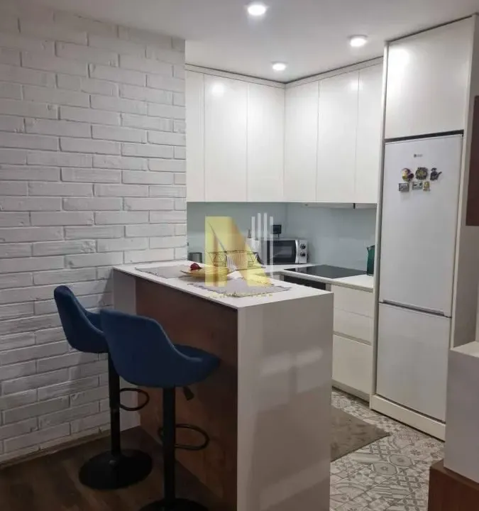 Izdavanje, dvosoban stan, 48m², Novi Sad, Srbija