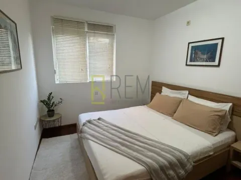 Izdavanje, jednosoban stan, 43m², Stari Aerodrom, Podgorica