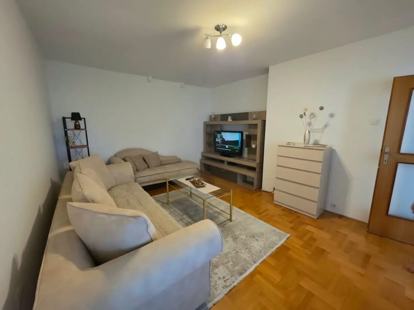 Rent, one bedroom apartment, 60m², Blok 6, Podgorica