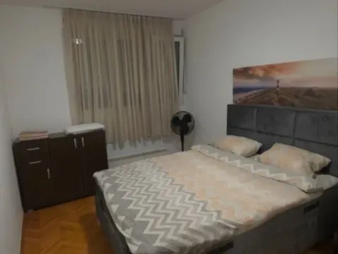 Izdavanje, jednosoban stan, 38m², Pejton, Podgorica - image 3