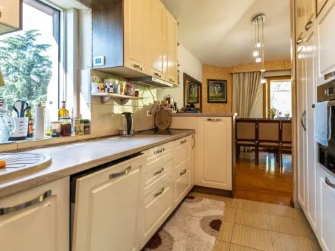 Sale, three bedroom apartment, 136m², Podgorica, Crna Gora - image 17