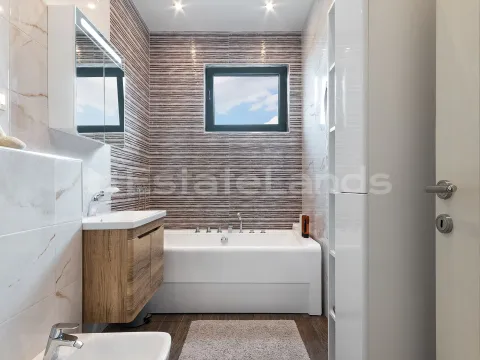 Sale, two bedroom apartment, 81m², Bečići, Budva - image 18
