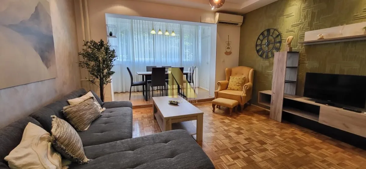Izdavanje, dvosoban stan, 51m², Sajmište, Novi Sad