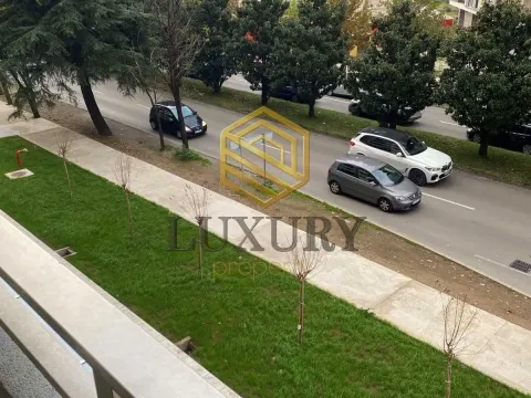 Izdavanje, jednosoban stan, 40m², Central Point, Podgorica - image 4