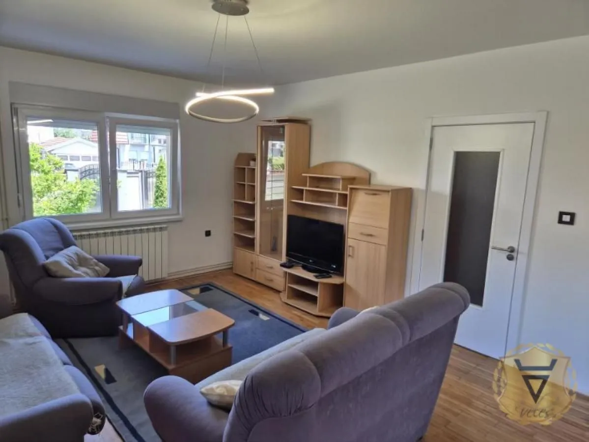 Izdavanje, kuća, 220m², Zemun Sve Podlokacije, Beograd