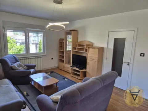 Rent, house, 220m², Zemun Sve Podlokacije, Beograd