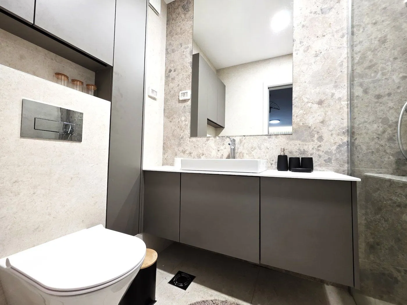 Izdavanje, stan, 105m², Central Point, Podgorica