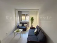 Rent, one bedroom apartment, 38m², Kalenić Pijaca, Vračar Sve Podlokacije - image 1
