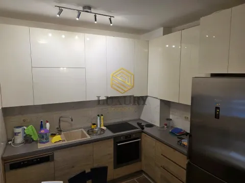 Izdavanje, dvosoban stan, 72m², Blok 9, Podgorica - image 14