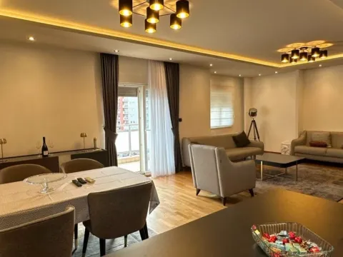 Rent, two bedroom apartment, 120m², City Kvart, Podgorica - image 4