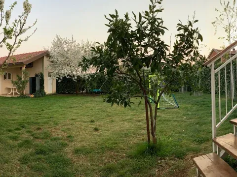 Izdavanje, kuća, 240m², Donja Gorica, Podgorica - image 5