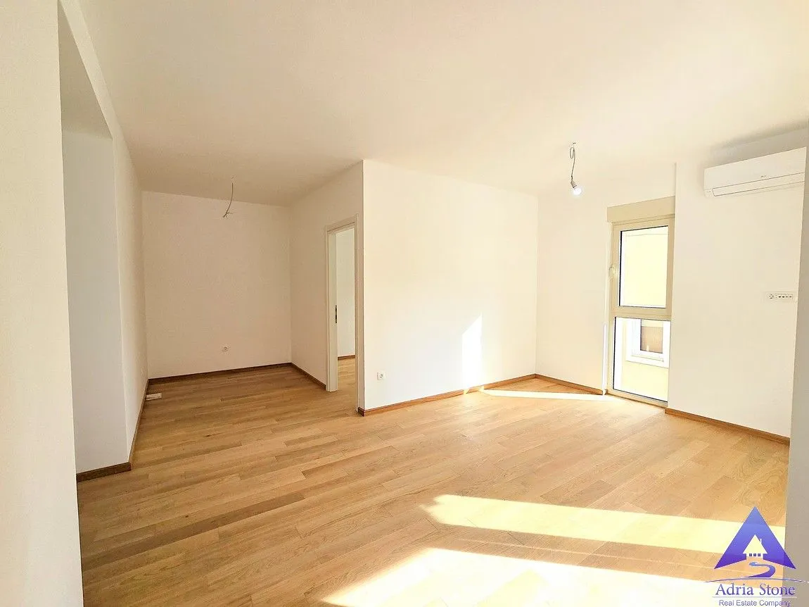 Prodaja, dvosoban stan, 65m², Centar, Budva